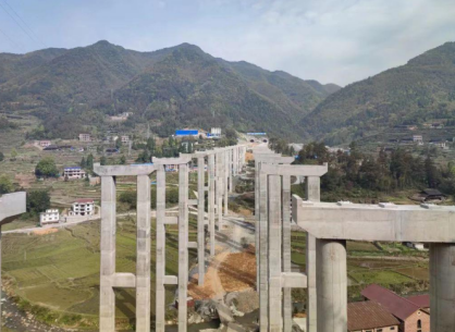 宁马城际铁路姑溪河大桥建设使用起重滑车