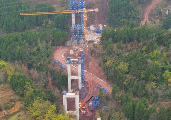 起重滑车在巫云开高速路基桥梁隧道建设中的应用